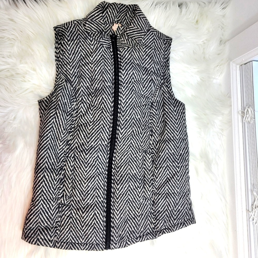Red Camel women S black white brown lightweight chevron zipper vest